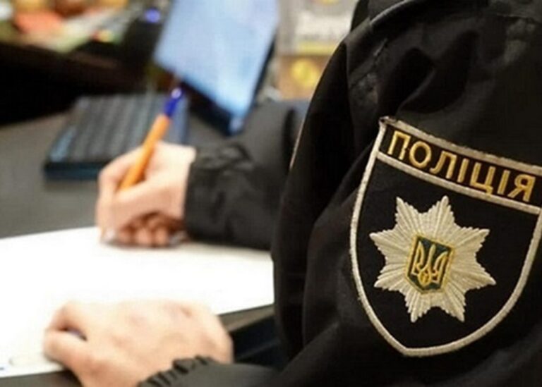 В парку у Києві виявили повішеного чоловіка
