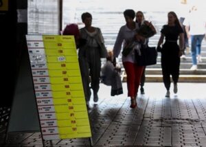 В Україні зросли офіційні курси долара і євро