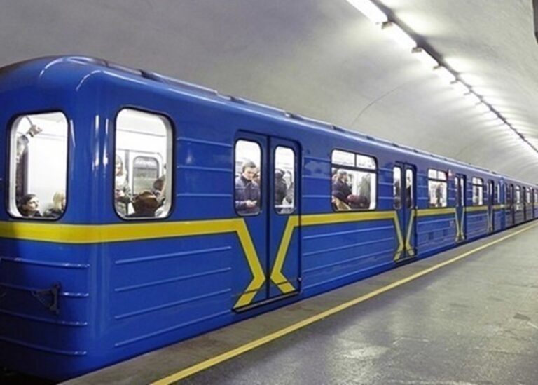 У Києві на станції метро Дорогожичі знайшли тіло чоловіка