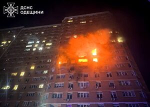 Палали три поверхи: з’явилися кадри удару по Одесі