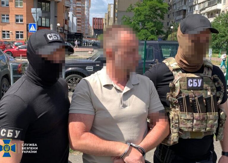 Розкрадав кошти з фонду соцдопомоги тяжкохворим: затримано чиновника КМДА