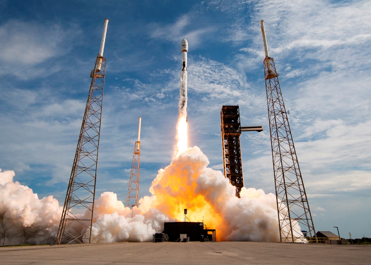 Компанія SpaceX запустила у космос два супутники зв’язку