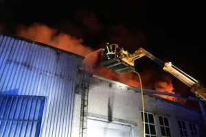 На Волині рятувальники ліквідували масштабну пожежу після російського обстрілу