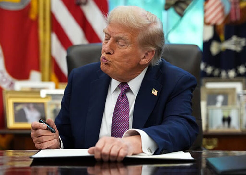 Трамп анонсував бесіду з Путіним і вирішення війни