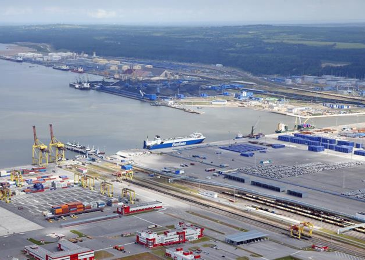 Найбільший нафтовий порт РФ зупинив роботу після атаки дронів - ЗМІ