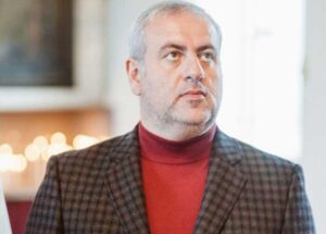 Контрабанда цигарок, алкоголю та офшори: як Артур Гранц уникає покарання та розширює бізнес в Україні та Литві