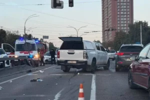 У Києві сталася ДТП за участю військового авто. Серед загиблих – поліцейський (фото)