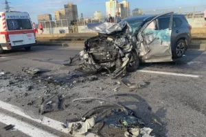 У Києві на Харківському шосе трапилася моторошна аварія, рух перекрито