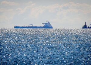 Майже 20% нафтових танкерів належать до "тіньового флоту" Росії - ЗМІ