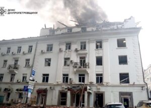 Зеленський назвав "нахабним" удар росіян по Дніпру