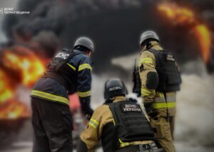 Удар по нафтобазі в Прилуках: вирує сильна пожежа