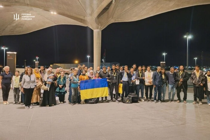 Україна евакуювала з Гази понад пів сотні людей