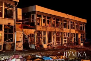 Росіяни вдарили по харківському ринку «Барабашово»: з’явились фото наслідків