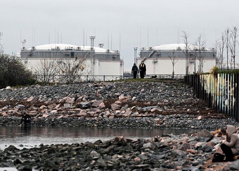 "Дірка" в бюджеті Росії почала рости