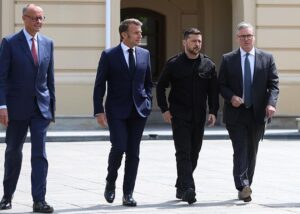 ЗМІ: Київ і ЄС прагнуть переписати "мирний план"