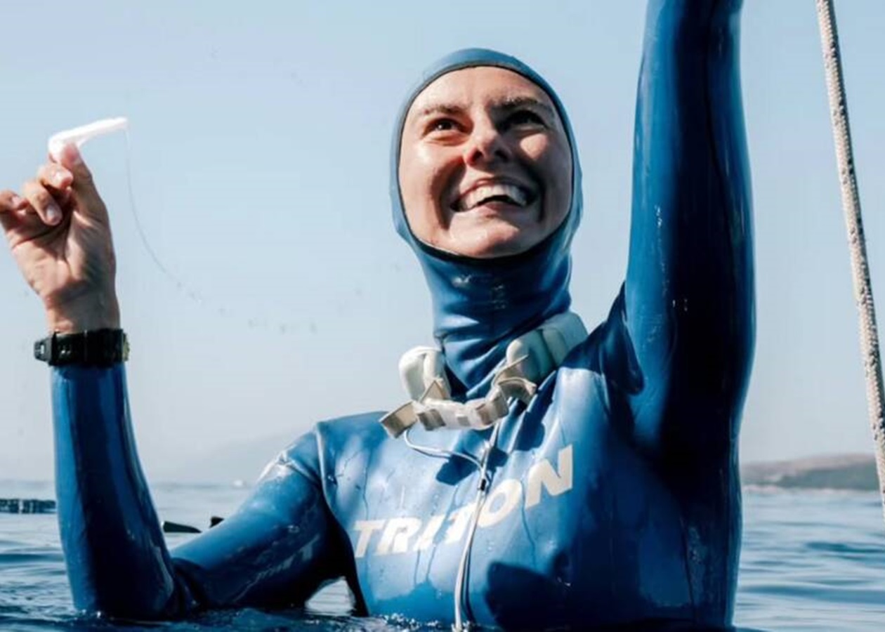 Українка підкорила рекордну глибину, пірнувши без спорядження