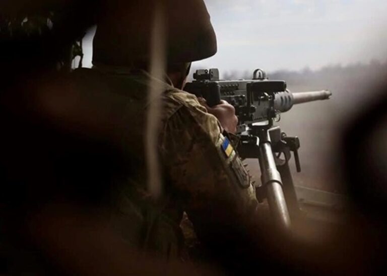 ЗСУ відбивають механізований штурм росіян на Покровськ