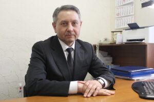 Суддя «Майдану» Віталій Циктіч, який уник люстрації, за хабар закриває справи про наркоторгівлю, скуповує елітне майно після розлучення з росіянкою, а донька влаштувалася в НАЗК