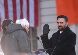 Вперше в історії: мер Нью-Йорку склав присягу на Корані