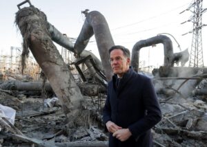 Рютте показали наслідки удару Росії по ТЕЦ в Києві