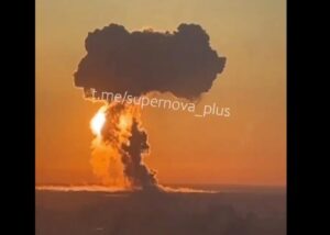 На аеродромі Енгельс потужні вибухи - соцмережі