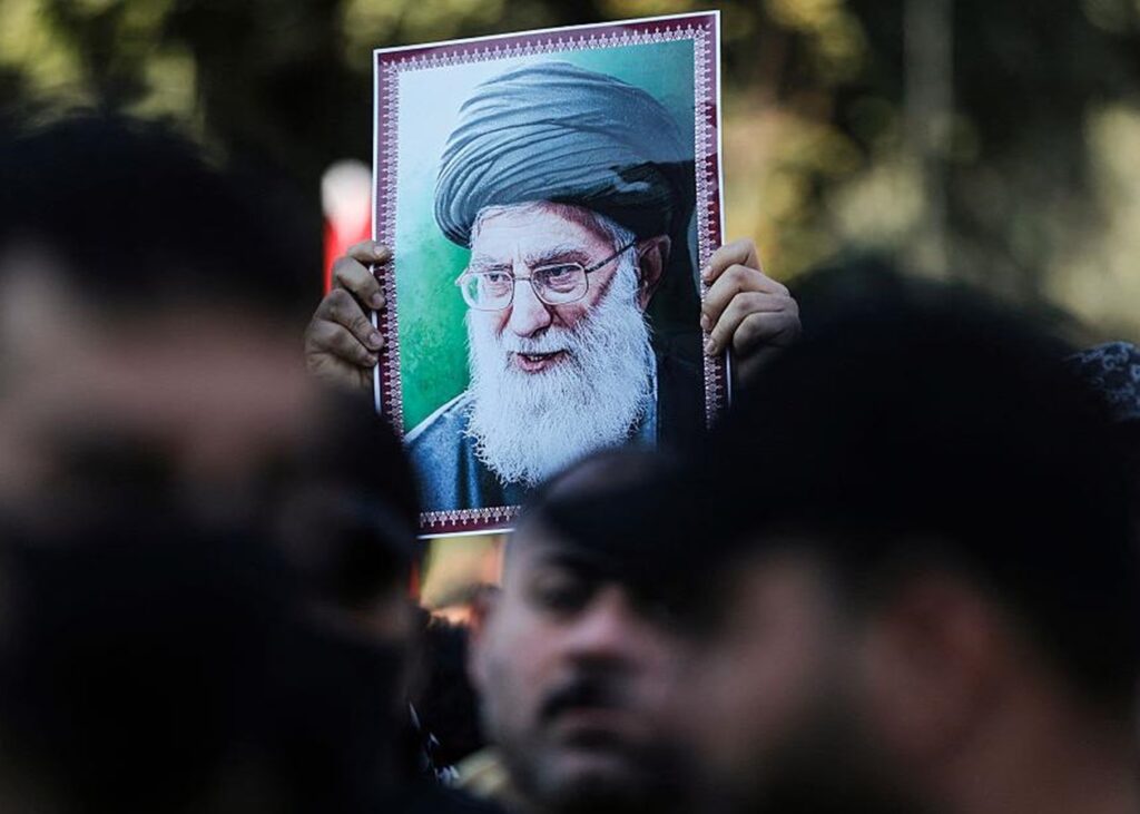 Знайдено тіло загиблого лідера Ірану – ЗМІ
