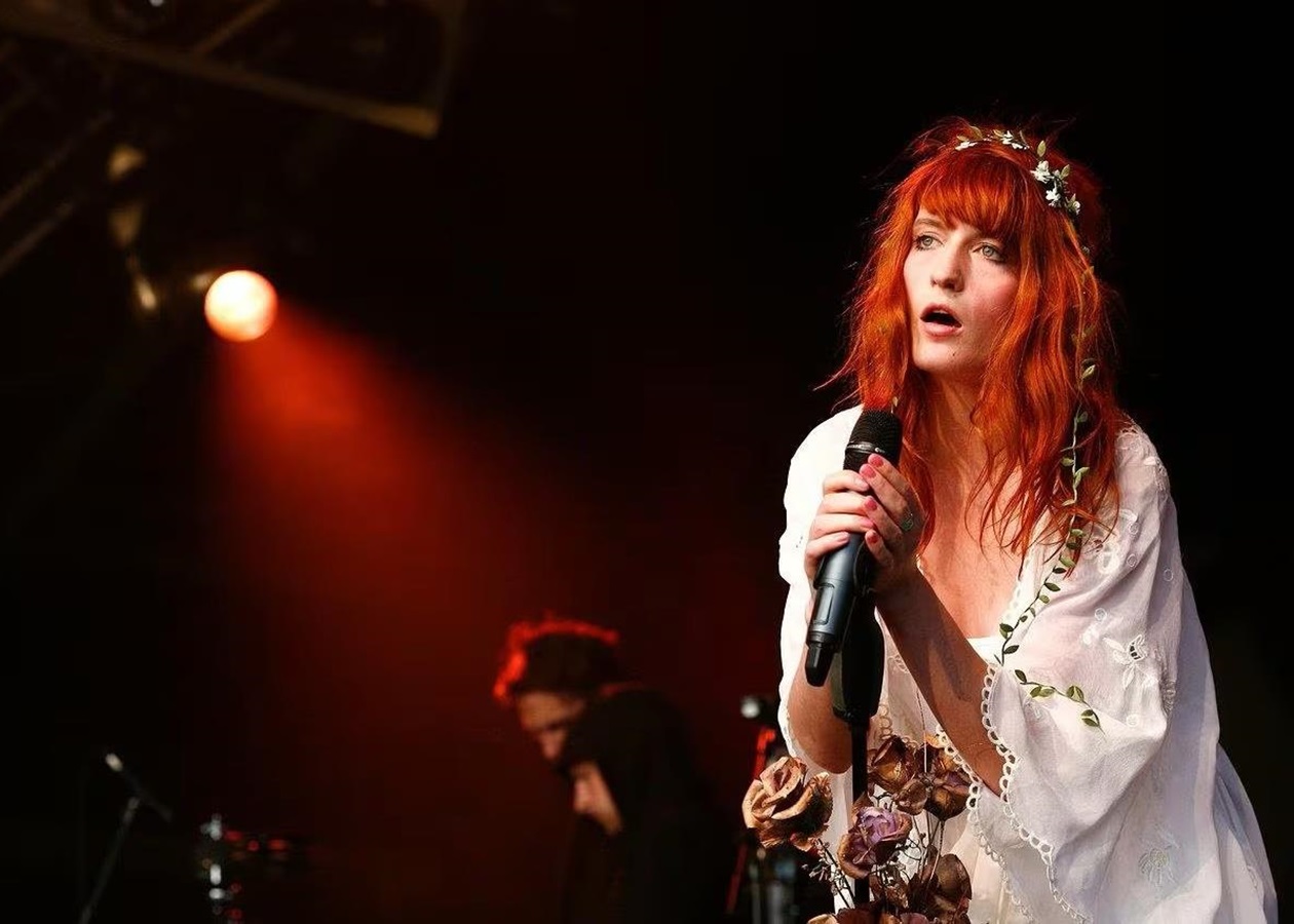 Флоренс Велч захистила український прапор на концерті у Празі