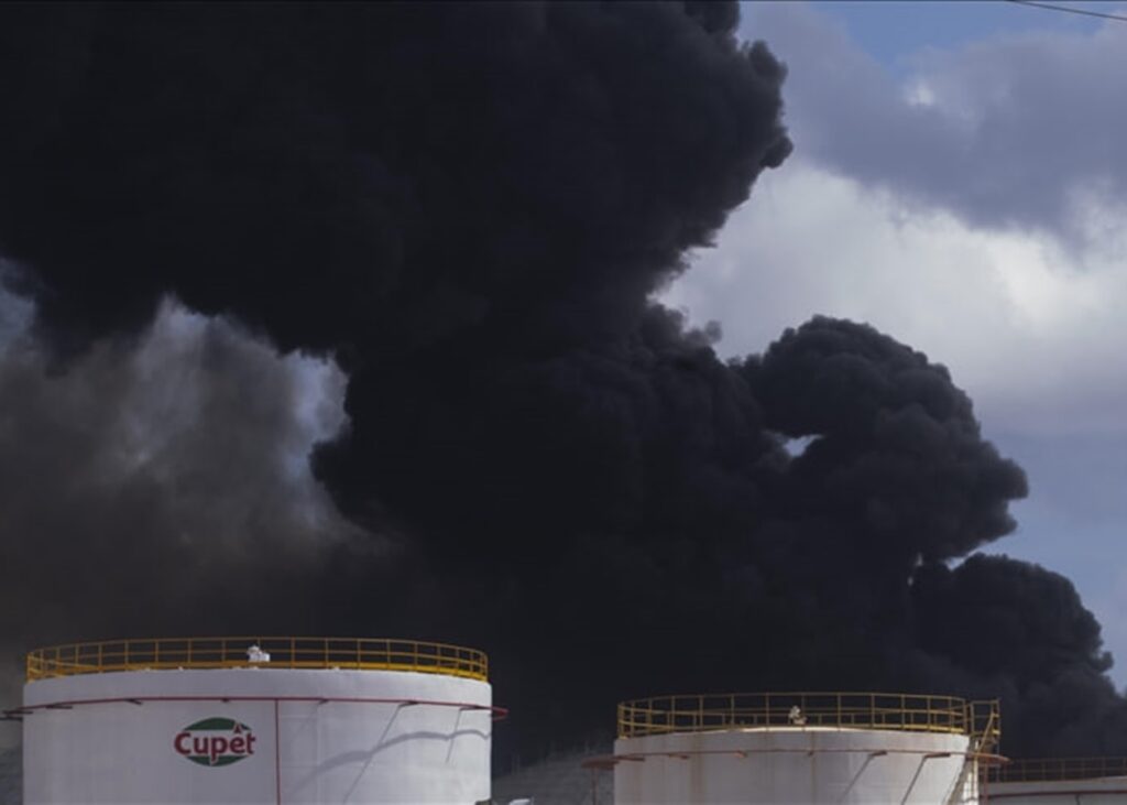 В аеропорту Кувейту дрони влучили в резервуар із пальним