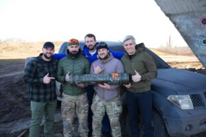 Фонд «Надія», Валерій Дубіль та Анатолій Шкрібляк зустрілися з Героєм України Владиславом Стоцьким і передали допомогу його підрозділу