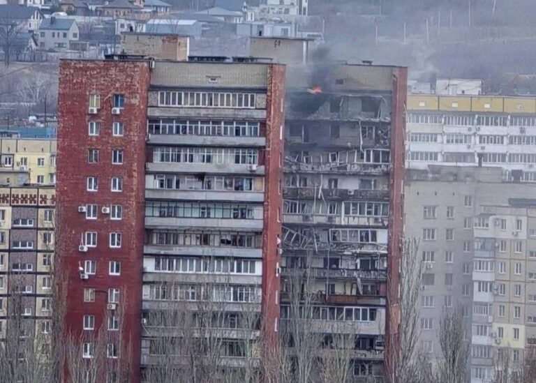 Росіяни атакували багатоповерхівку в Дніпрі