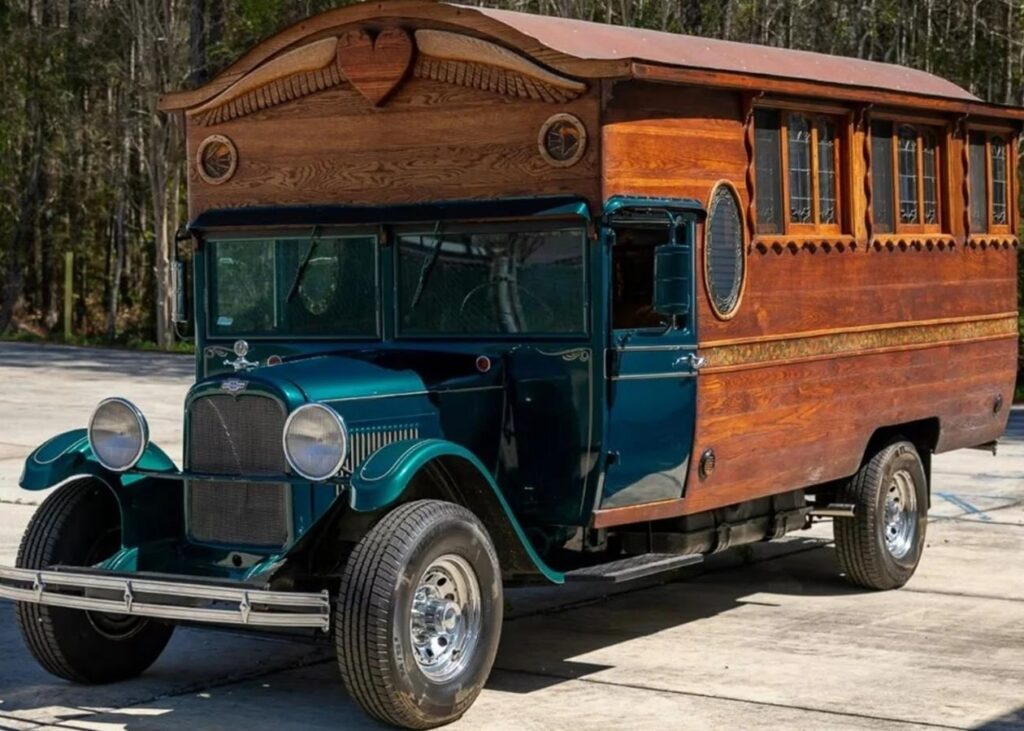 Один із найстаріших у світі: на аукціон виставили автодім 1928 року