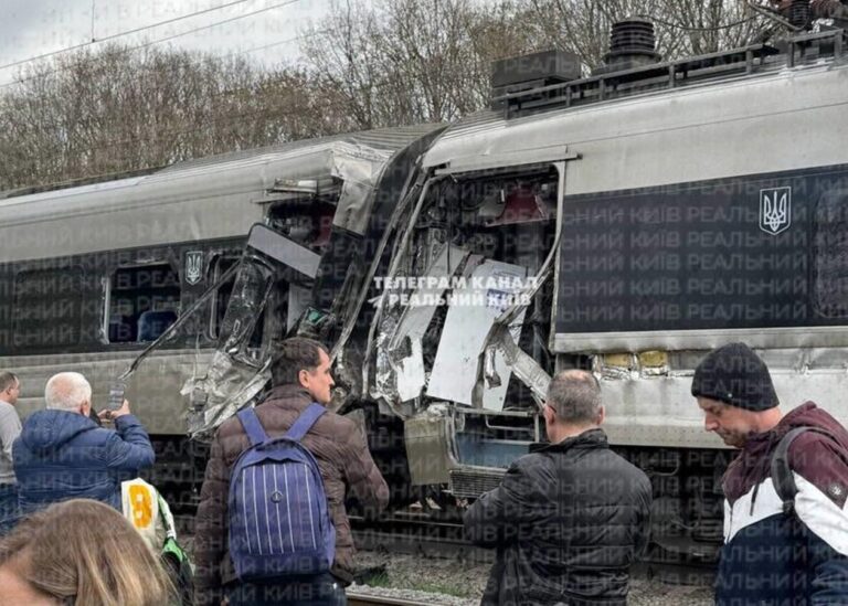 Поїзд Інтерсіті+ потрапив в аварію на Вінниччині