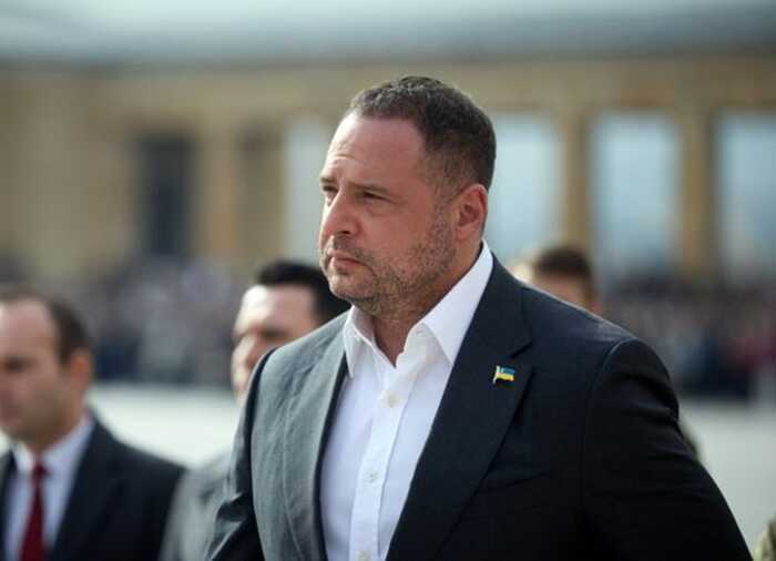 Справа на пів мільярда: екскерівника ОПУ Єрмака підозрюють у легалізації грошей на елітному будівництві
