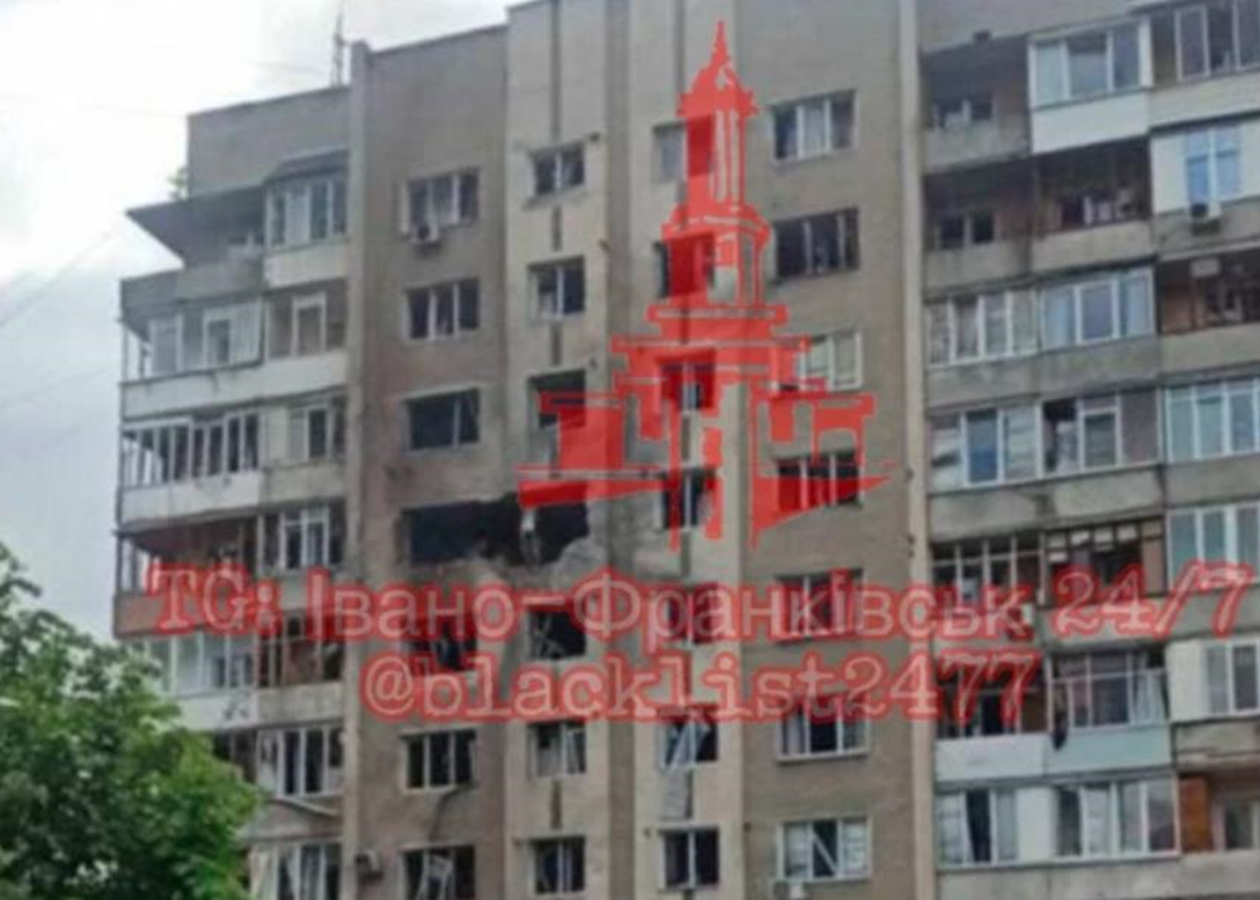 Дрон влучив у багатоповерхівку в Івано-Франківську