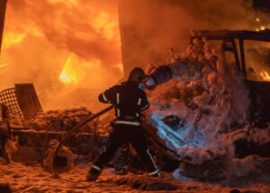 РФ вдарила по Новій пошті в Сумах: троє загиблих