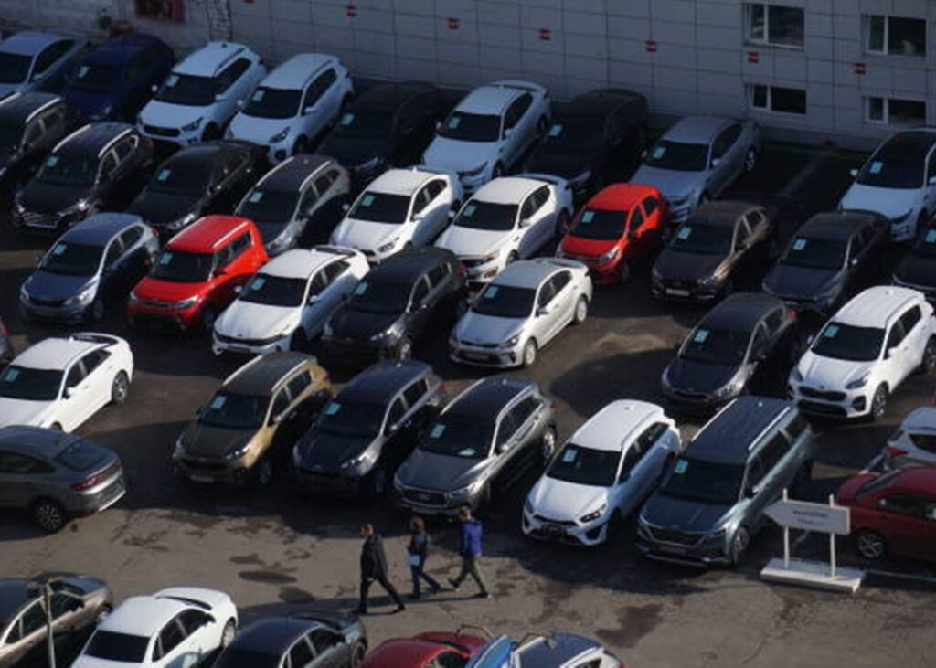 Крадуть "під замовлення": РФ стала найбільшим отримувачем авто з Канади